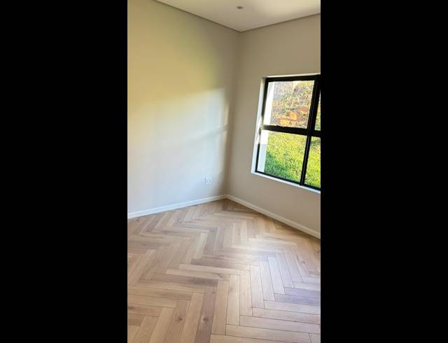 3 BEDROOM TOWNHOUSE FOR SALE IN PALM LAKES ESTATE